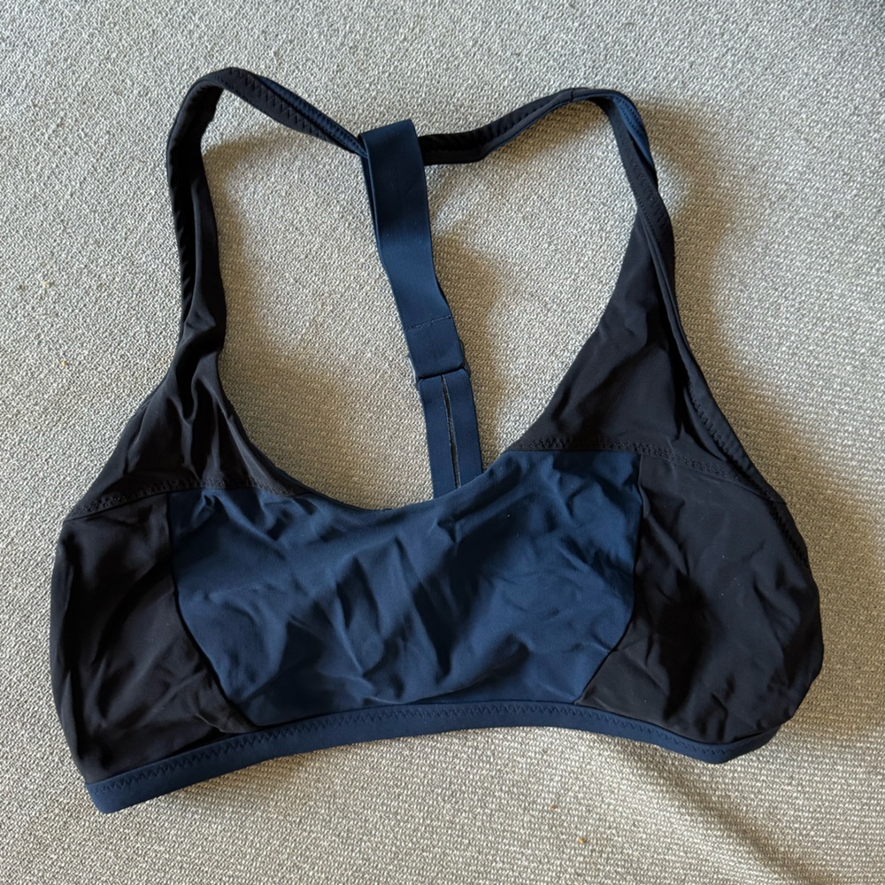 Lululemon race back sports bra